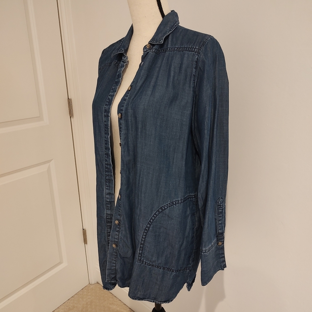 Chico's Touch of Cool Blue Denim Button-Up Tunic Shirt Pockets Size 8 Chico's 1 - Picture 6 of 9